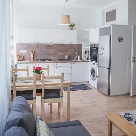 Downtown pedestrian zone apartment Bratysława Zewnętrze zdjęcie